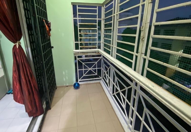 Lily & Jasmine Apartment