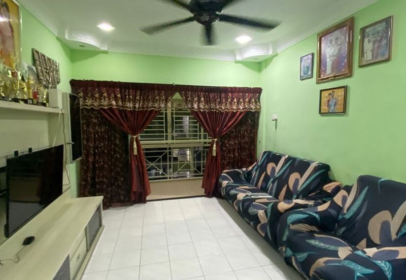 Lily & Jasmine Apartment