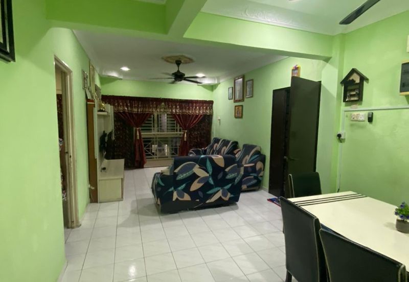 Lily & Jasmine Apartment