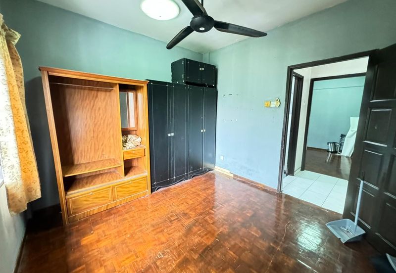 Lily & Jasmine Apartment