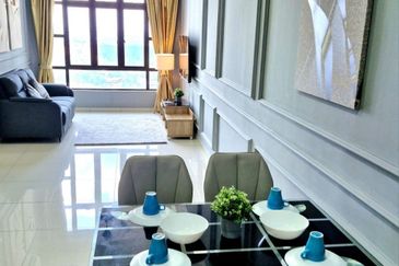 D'Summit Residences @ Kempas Utama