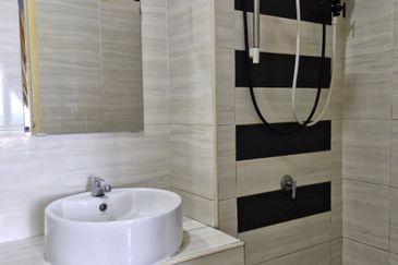 D'Summit Residences @ Kempas Utama