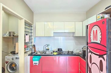 Seri Austin Luxury Apartment