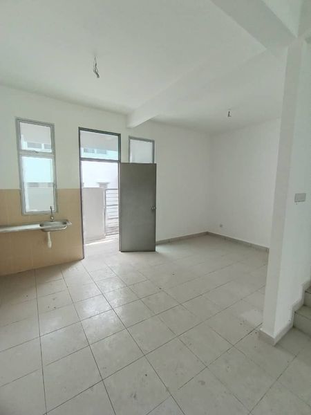 Double Storey at Tmn Pulai Mutiara ( Camellia ) Endlot , Johor, Kangkar Pulai