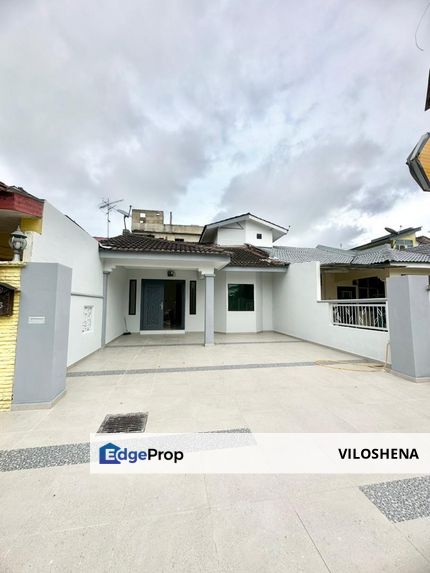 Single storey terrace at Tmn Anggerik, Bukit Kempas, Johor, Johor Bahru