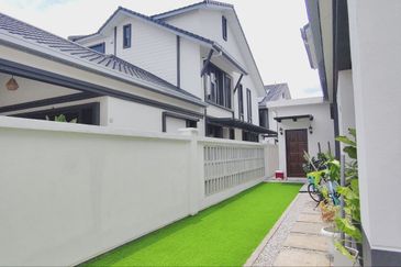 Hevea Elmina Gardens