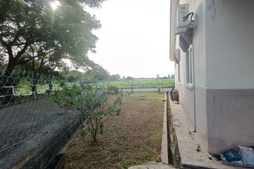 Corner Lot landed Taman Marina Jaya For Sale