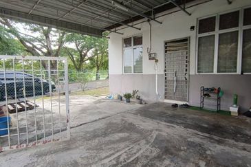 Corner Lot landed Taman Marina Jaya For Sale