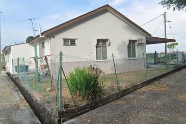 Corner Lot landed Taman Marina Jaya For Sale