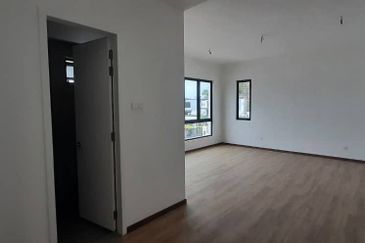 Landed Semi D Bukit Bayan (Sierra) for Sales