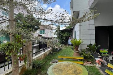 GATED & GUARDED Taman Penaga Bungalow BANGLO at Changlun, Kedah For Sale