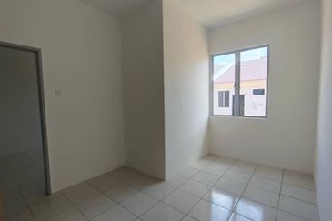 Teres Taman Indah ,Jeniang for Sale