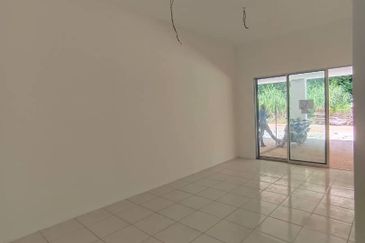 Teres Taman Indah ,Jeniang for Sale