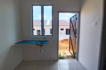 Teres Taman Indah ,Jeniang for Sale