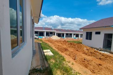 Teres Taman Indah ,Jeniang for Sale