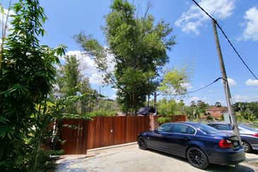 NON BUMI RESIDENTIAL BUNGALOW LOT at Ambangan Suria, Puncak Alam