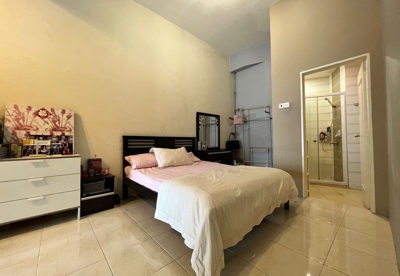 The View (Twin Towers)