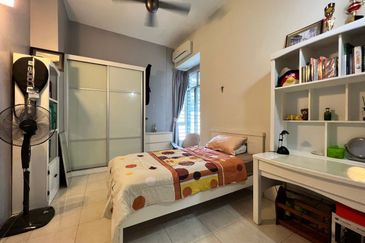 The View (Twin Towers)