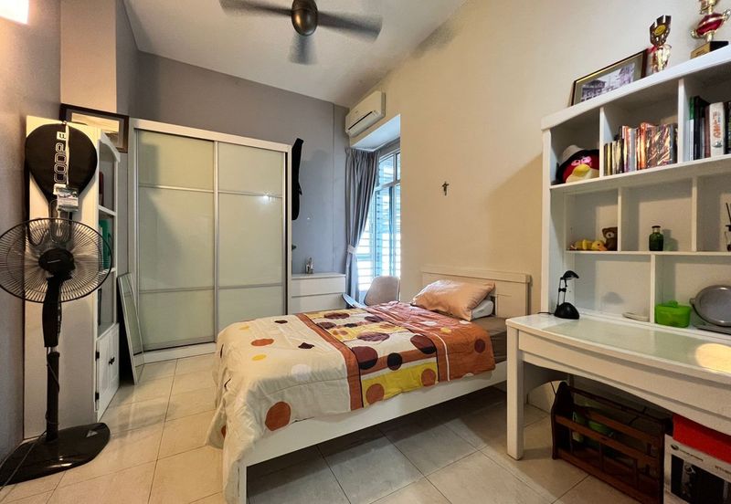 The View (Twin Towers)