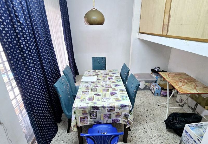 KOMPLEKS ZARAH (LORONG BENTARA)