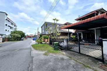 KOMPLEKS ZARAH (LORONG BENTARA)