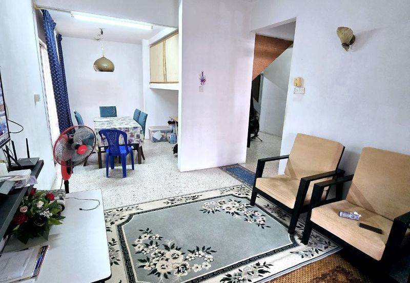 KOMPLEKS ZARAH (LORONG BENTARA)