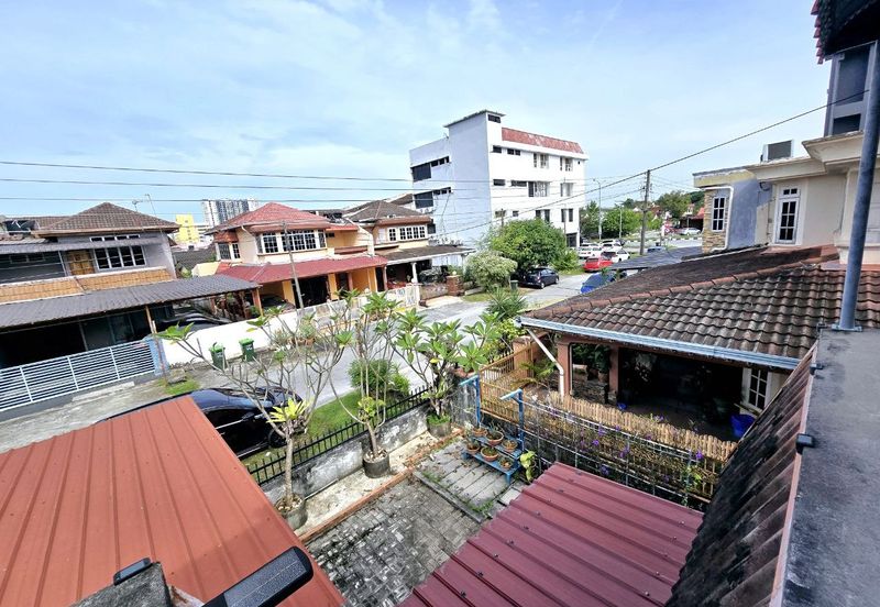 KOMPLEKS ZARAH (LORONG BENTARA)