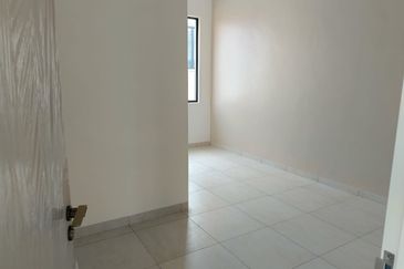 WTS: NEW PROJECT DOUBLE STOREY SEMI D, FREEHOLD & LUAS - Kulim Utama 2