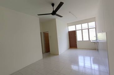 TAMAN SEMARAK, PENDANG | Semi D Setingkat, Facing Open, End Lot + Extra Tanah yang Luas