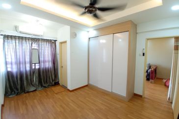 Pangsapuri Jenderam Indah