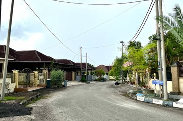 ❗️BUNGALOW FULLY RENO, FREEHOLD OPEN ❗️Ambangan Height