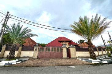 ❗️BUNGALOW FULLY RENO, FREEHOLD OPEN ❗️Ambangan Height