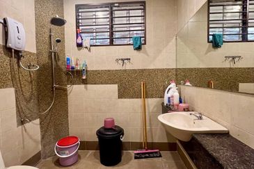 ❗️BUNGALOW FULLY RENO, FREEHOLD OPEN ❗️Ambangan Height