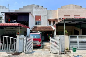  TAMAN CRESENTIA PARK | 2 Storey Terrace, leasehold, non bumi