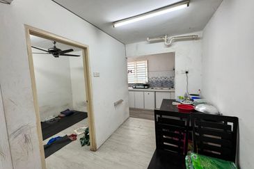  TAMAN CRESENTIA PARK | 2 Storey Terrace, leasehold, non bumi