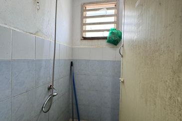  TAMAN CRESENTIA PARK | 2 Storey Terrace, leasehold, non bumi