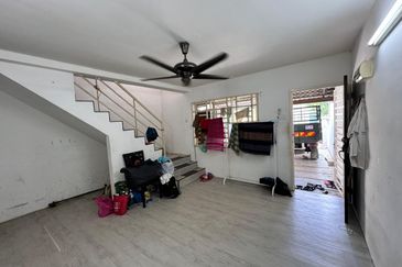  TAMAN CRESENTIA PARK | 2 Storey Terrace, leasehold, non bumi