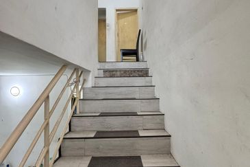  TAMAN CRESENTIA PARK | 2 Storey Terrace, leasehold, non bumi