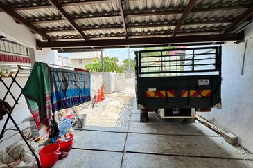  TAMAN CRESENTIA PARK | 2 Storey Terrace, leasehold, non bumi