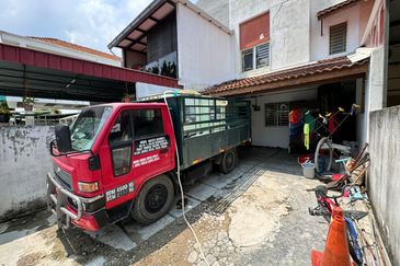  TAMAN CRESENTIA PARK | 2 Storey Terrace, leasehold, non bumi