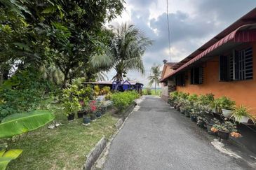 ‼️ Fully Reno, End Lot ‼️ Single Storey Terrace Taman Serai Wangi, Padang Serai