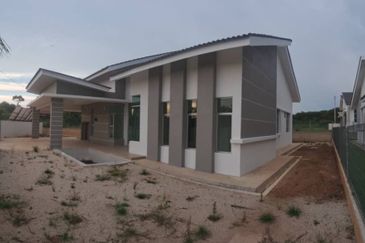 [Freehold & Rezab Melayu] BANGLO TAMAN LAMBAIAN JERAI @ GURUN 