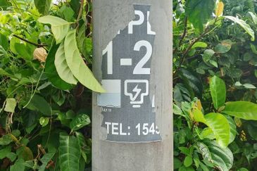  Sesuai Refurbish! Corner Lot, Banglo 10,400 sqft, Tepi Bukit, Suasana Sejuk & Strategik 2 minit Ke Pekan Kuala Kubu Baru! 