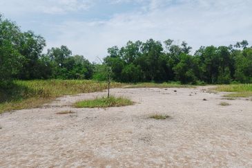 Lot Banglo ! Geran Individu Status Bangunan!   Bersebelahan dengan Taman Bayu Alam, Kuala Selangor