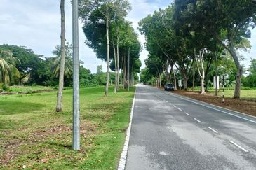 Lot Banglo ! Geran Individu Status Bangunan!   Bersebelahan dengan Taman Bayu Alam, Kuala Selangor