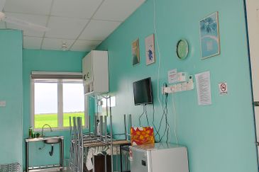  Homestay Untuk Dijual Lengkap 100% Fasiliti. 9 unit Chalet & Banglo Kayu Cantik. Boleh terus run bisnes!