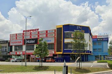 Triana @ Tropicana Amans