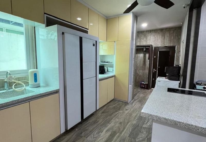 Avenue 6, Bandar Tun Hussein Onn