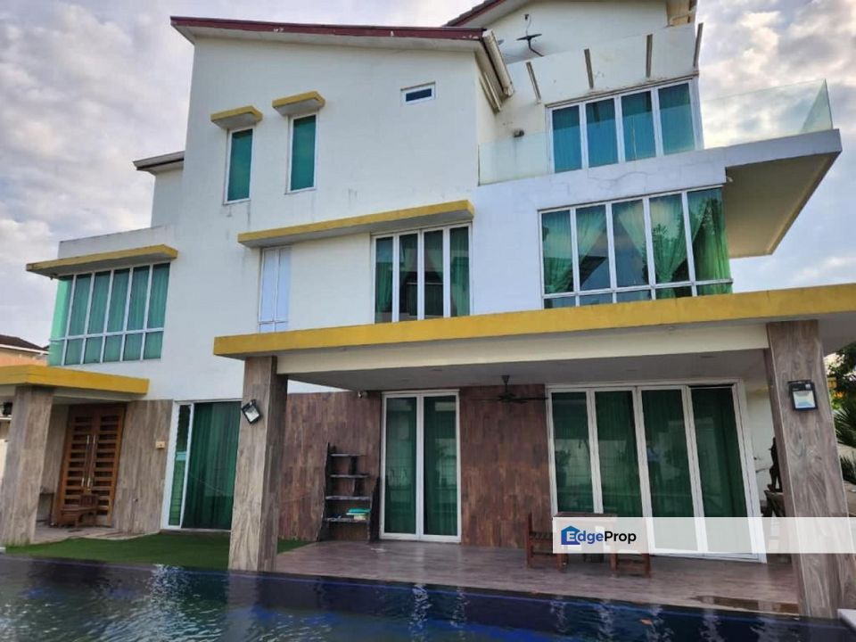 Fully Furnished 3 Storey Bungalow, Avenue 6, Bandar Tun Hussein Onn, Cheras, Selangor, Cheras
