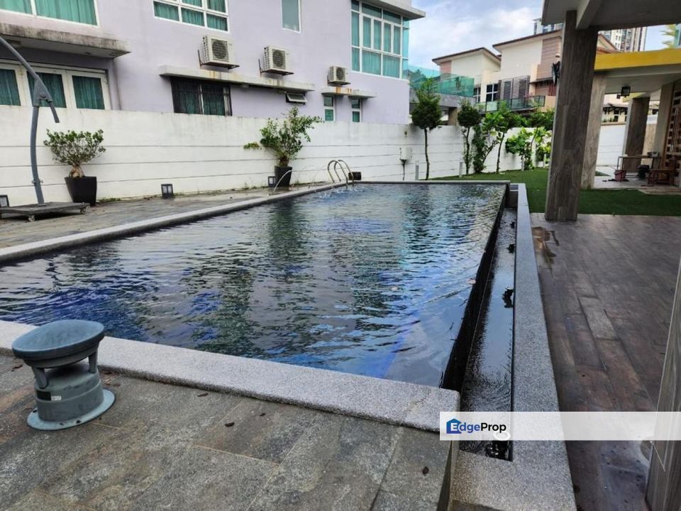 Fully Furnished 3 Storey Bungalow, Avenue 6, Bandar Tun Hussein Onn, Cheras, Selangor, Cheras